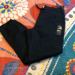 NWT Abercrombie kids Jogger 13/14